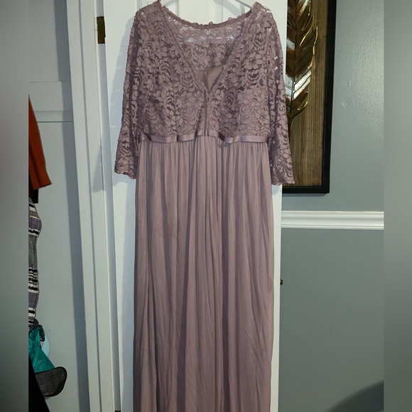Lace mid sleeve long gown - Picture 3 of 4
